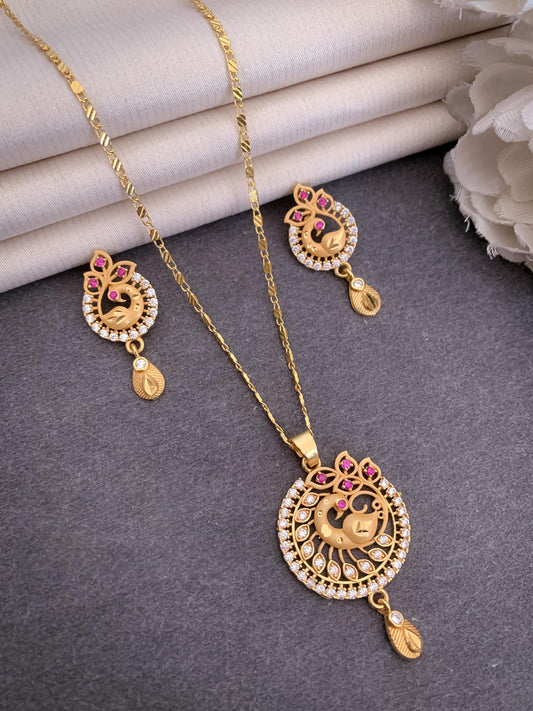 Splendid Pendant Set