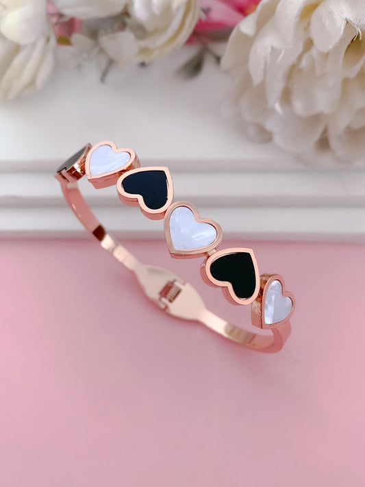 Black and White Flower Bracelet