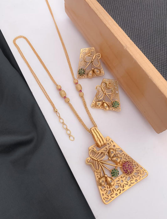Graceful Touch Pendant Set
