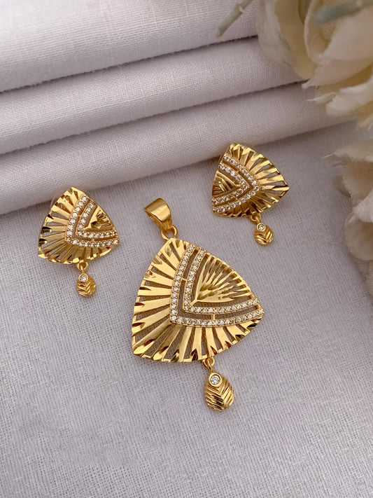 Sophisticated Pendant Set