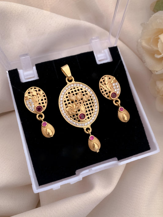 Blossom Oval Gold Pendant Set