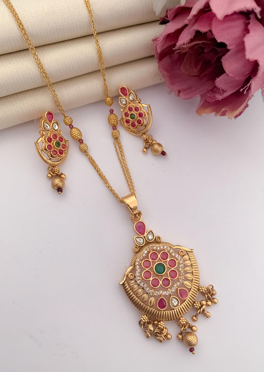Grandeur Pendant Set