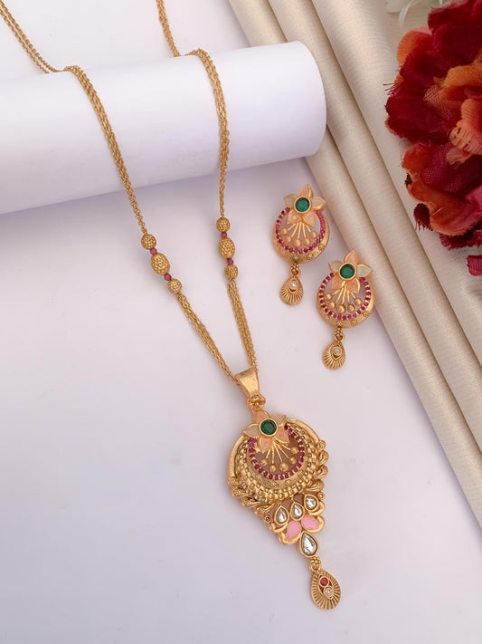 Gracefully Striped Pendant Set