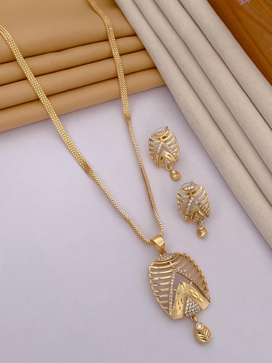 Circular Elegance Pendant Set