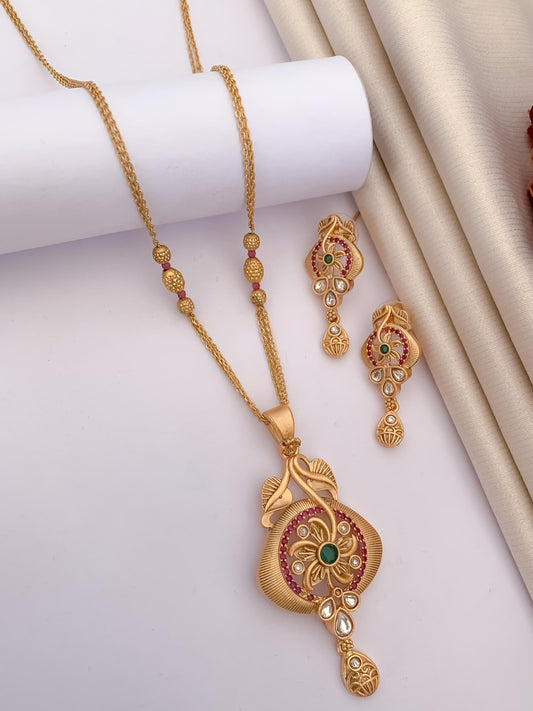 Extravagant Pendant Set
