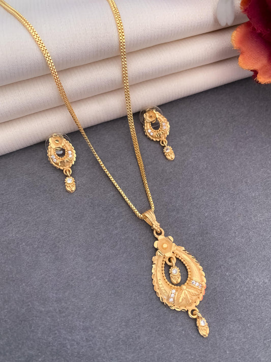Extravagant Pendant Set