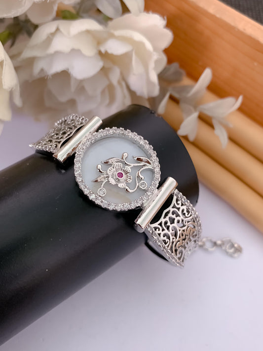 Tappered Station Beads Bracelet