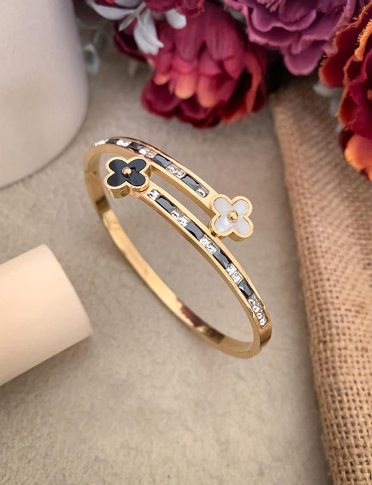 Teressa Gold Bracelet