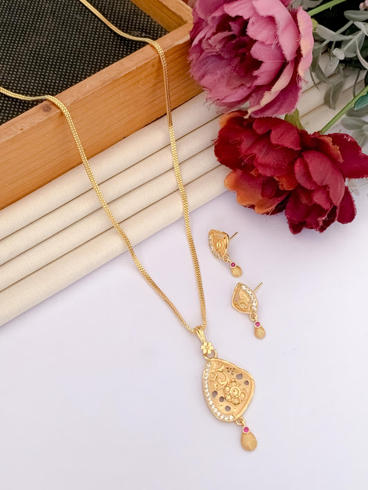 Vintage Pendant Set