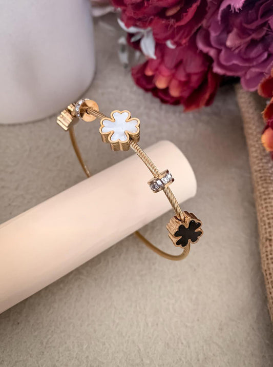 Black and White Flower Bracelet