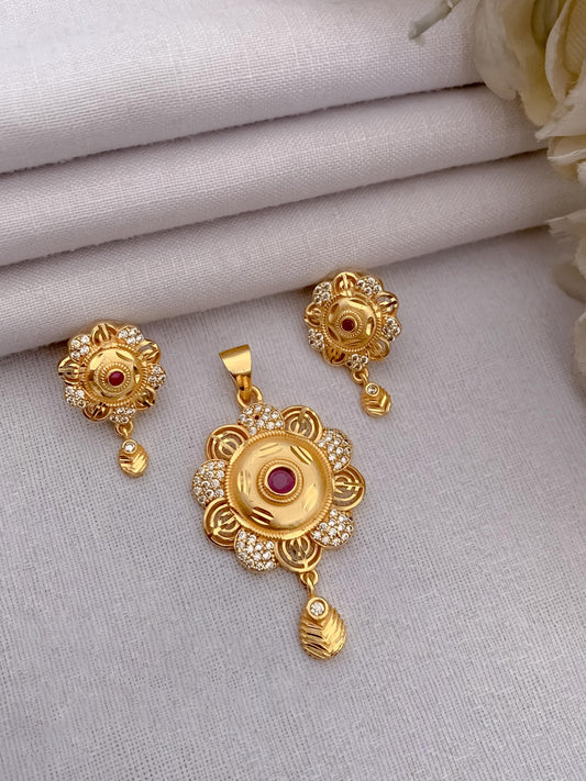 Glorious Pendant Set