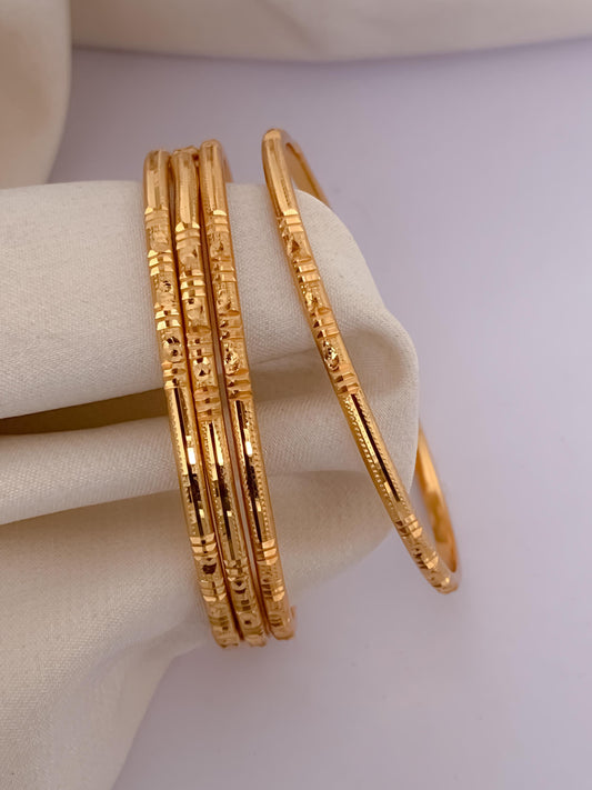 Shimmering Allure Bangle (Set of 4)