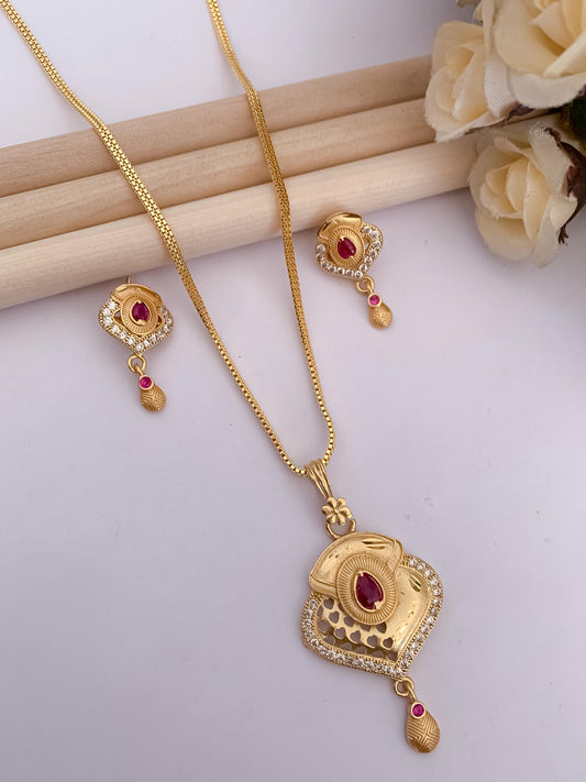 Sculpted Pendant Set