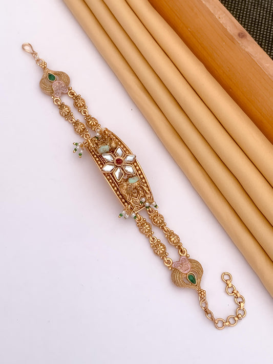 Sleek Twist Bracelet
