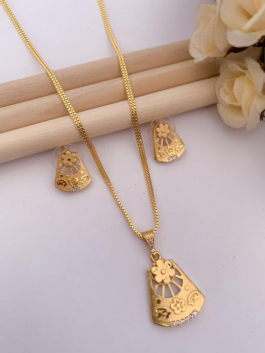Royal Arches Pendant Set
