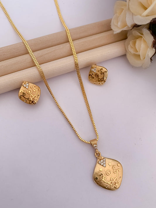 Sleek Chic Pendant Set